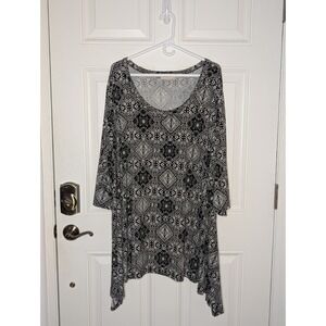 Woman Within Geometric Print Tunic Top Size 4X Shark Bite Hem 3/4 Sleeve Black